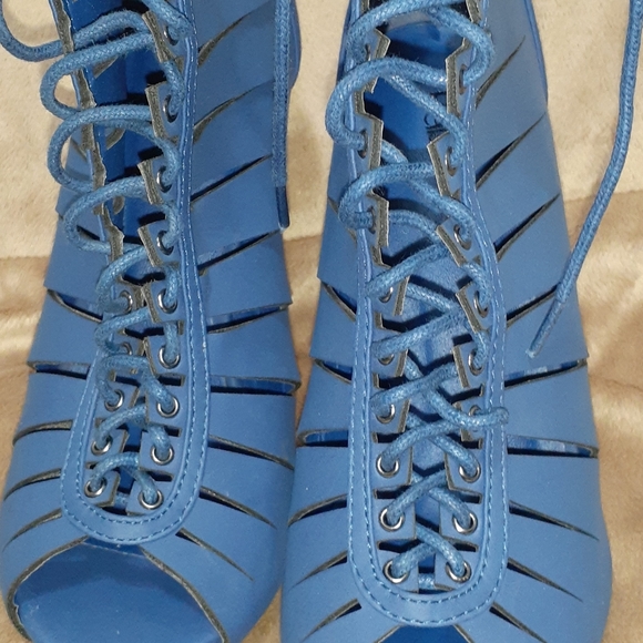 Bella Marie blue booties size 7 - Picture 4 of 11